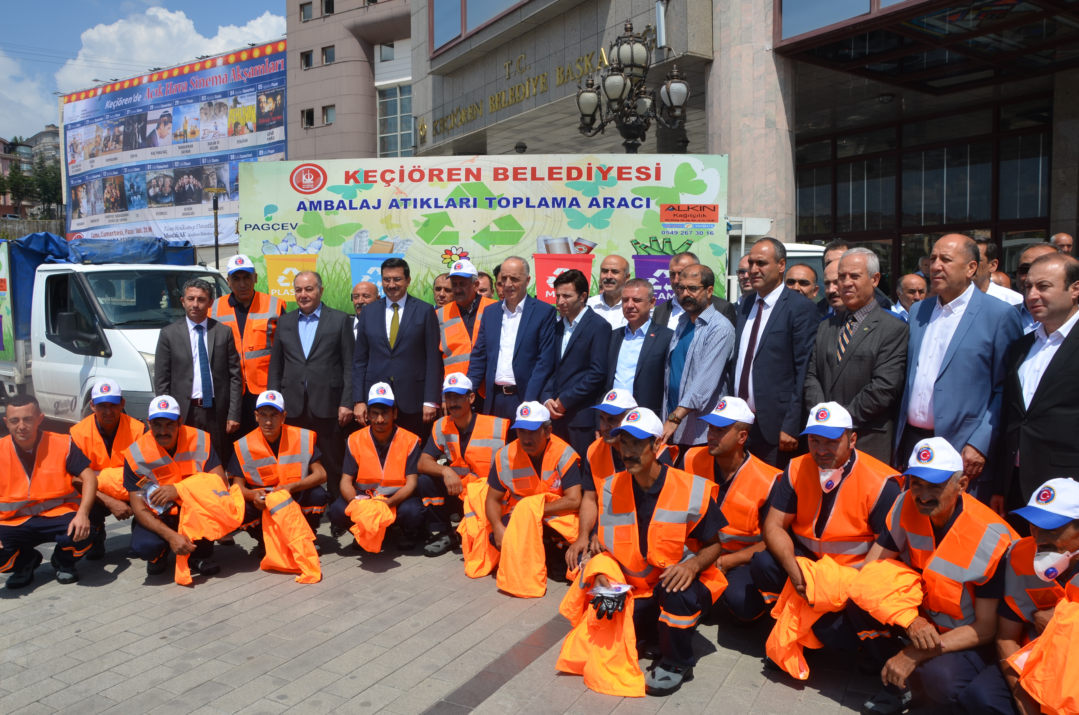 ALEMDAR SOKAK ATIK TOPLAYICILARININ ÇALIŞMA KOŞULLARINI İYİLEŞTİRME İMZA TÖRENİNE KATILDI